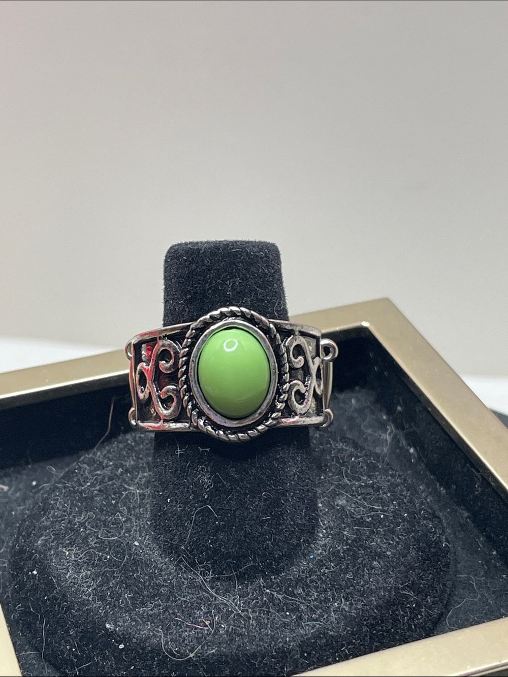 paparazzi Lime Cabochon Silver-Tone Ring